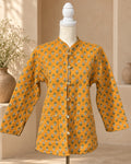 Chamarra reversible de algodón mostaza con mini estampado – Sundarata