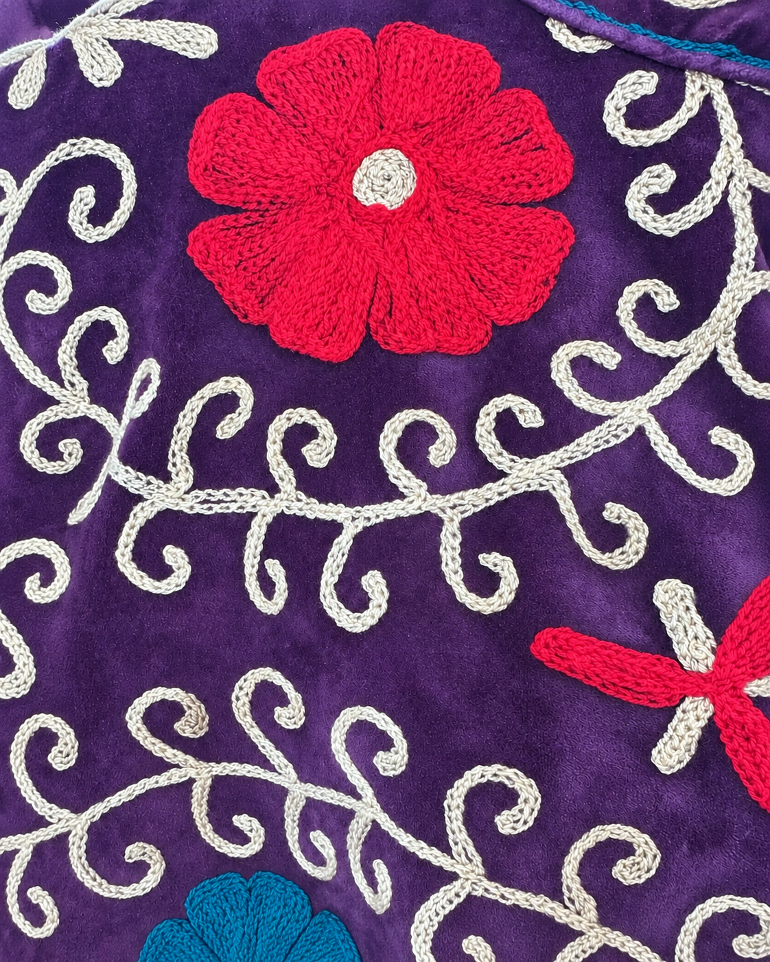 Blazer Suzani Velvet · Morado con Flores Fucsia y Azul