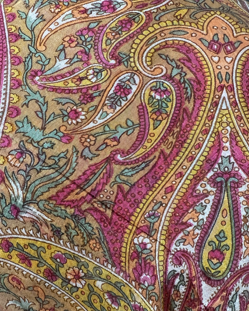 Mascada Paisley · Arena