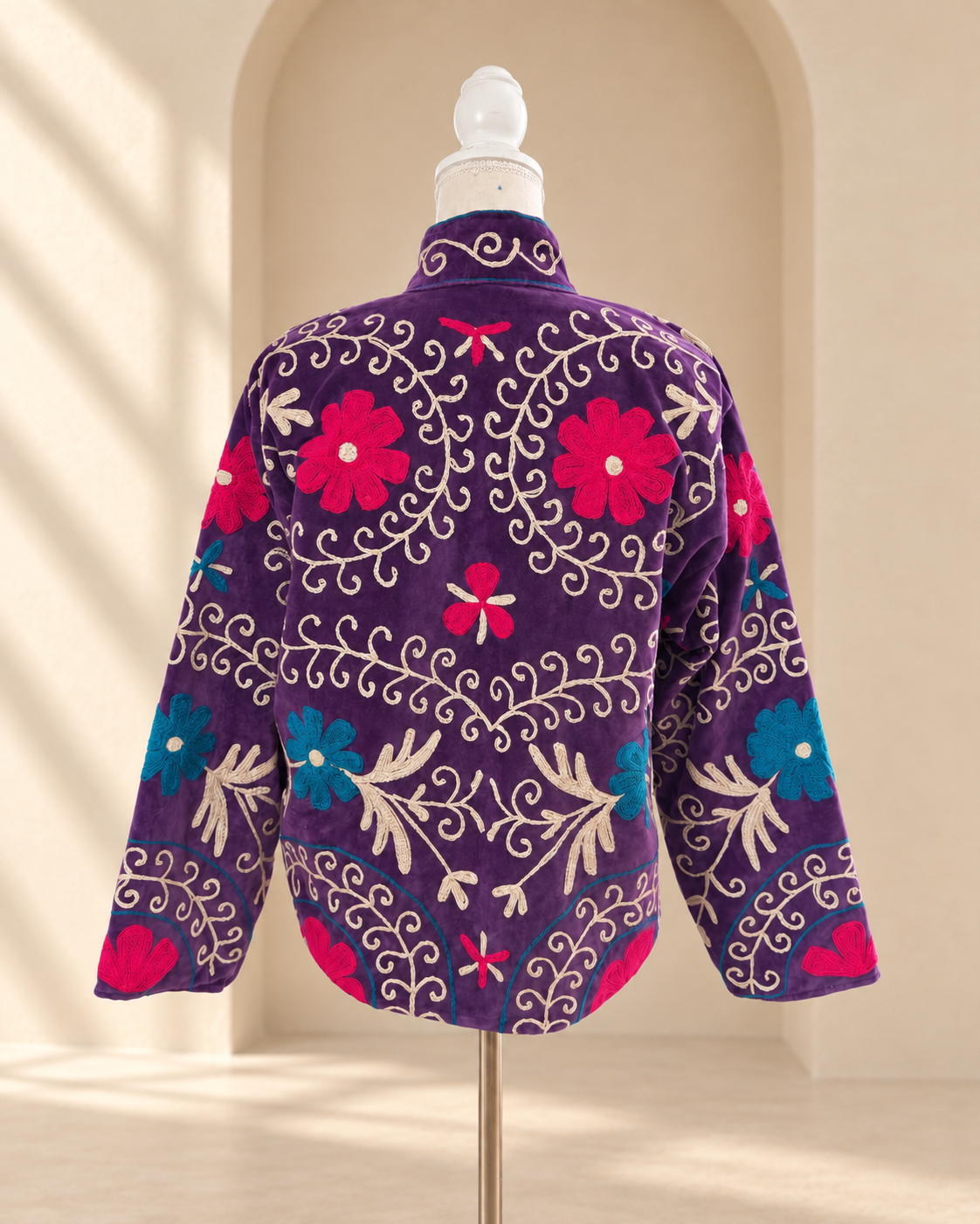 Blazer Suzani Velvet · Morado con Flores Fucsia y Azul