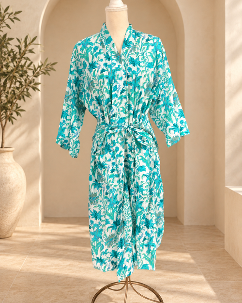 Bata kimono Jardín Turquesa, vista frontal – Sundarata